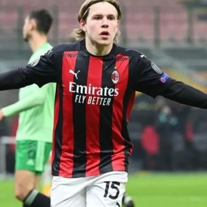  昂热年轻球员挑射破门绝杀十人特鲁瓦  