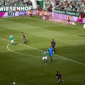  沃尔夫斯堡定位球防守严密，德甲高空作业难以奏效